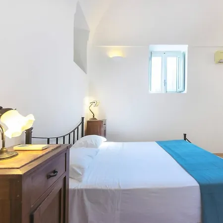 Palazzo Attila - Gioia 3*