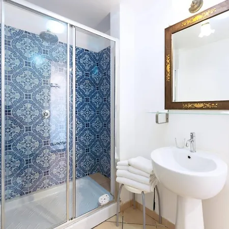 Palazzo Attila - Gioia Bed & Breakfast Procida