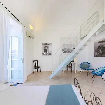 Palazzo Attila - Gioia Bed & Breakfast Procida