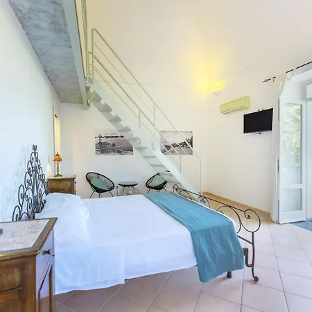 Palazzo Attila - Gioia Bed & Breakfast